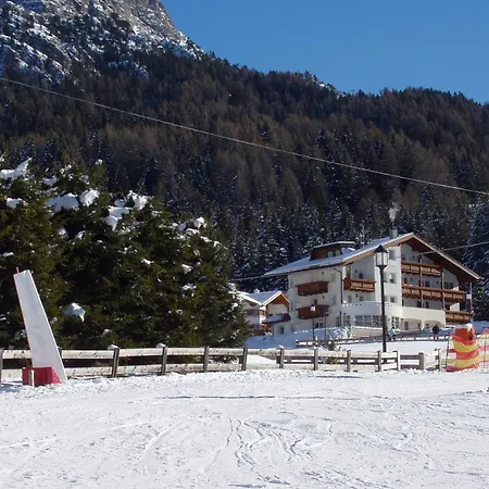 Hotel Garni Erna 3*