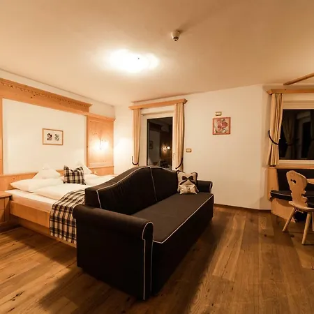 Garni Erna Hotel 3*